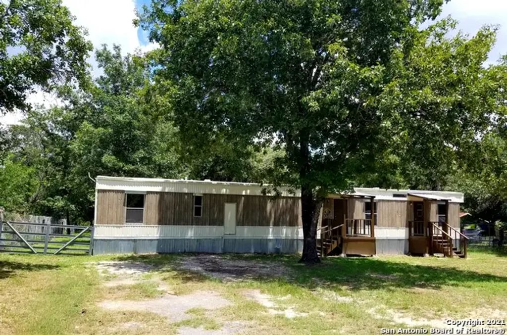 23322 Dragon Rock Rd, Elmendorf