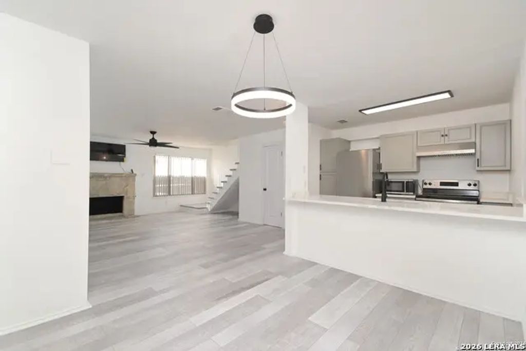10527 Perrin Beitel D208, San Antonio