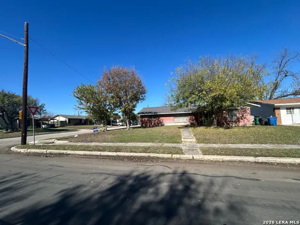 4903 Bernadine, San Antonio