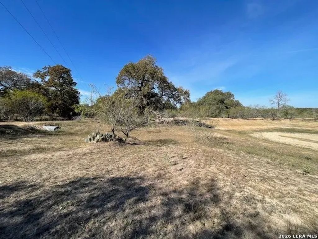 1384 County Road 326, Adkins