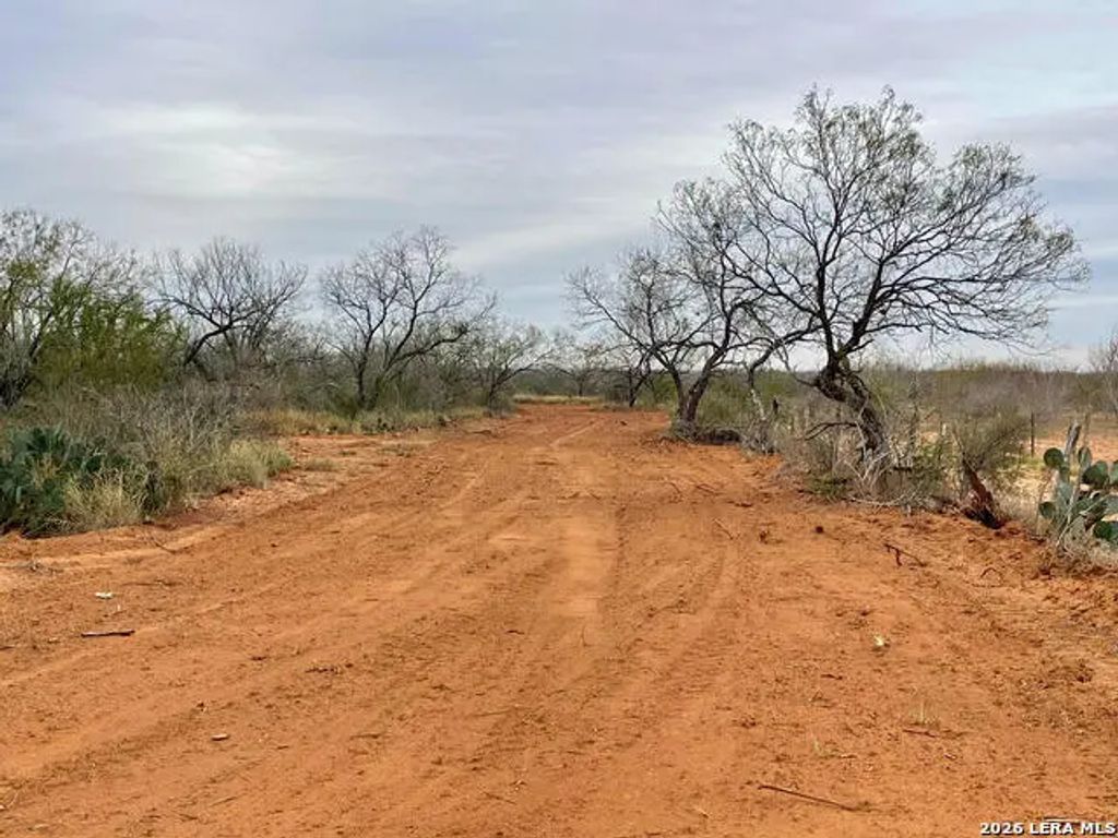 7.55 Acres Cr 2701, Bigfoot