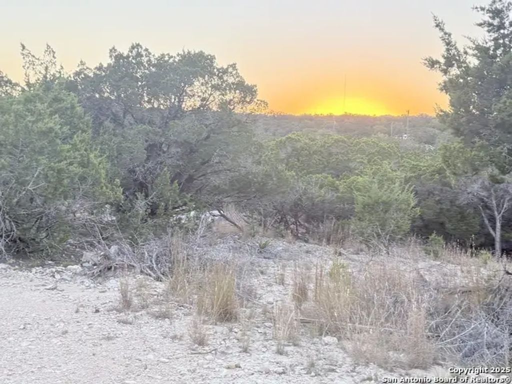 124 Camp Verde, Bandera
