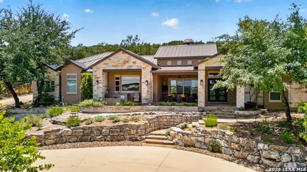 25011 Caliza, Boerne