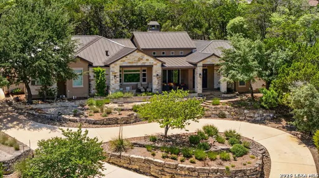 25011 Caliza, Boerne