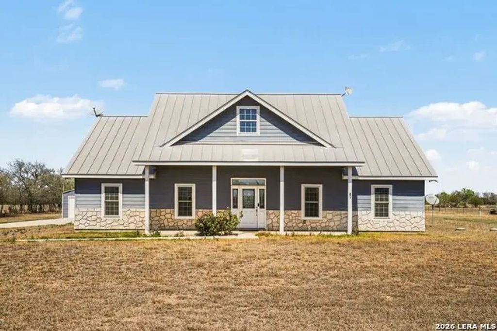 1005 County Road 678, Natalia