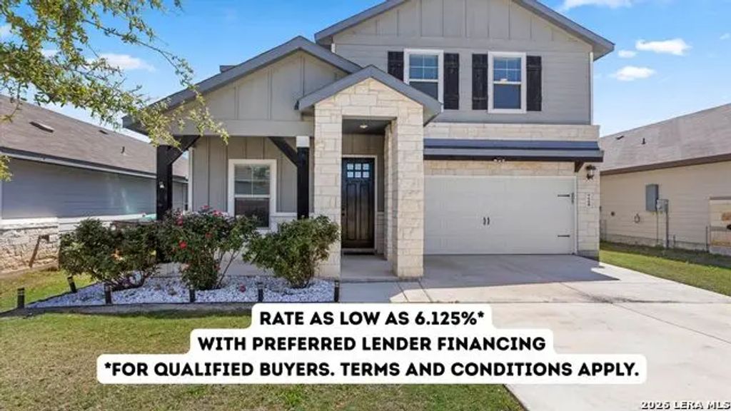 724 Clara, New Braunfels