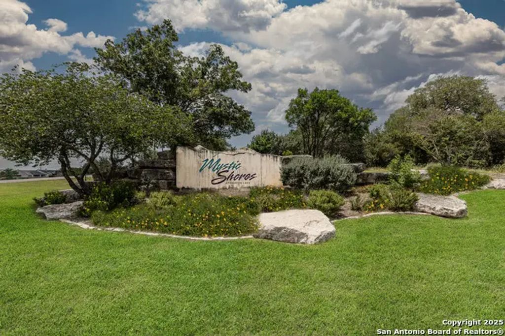 376 Charon Point, Spring Branch