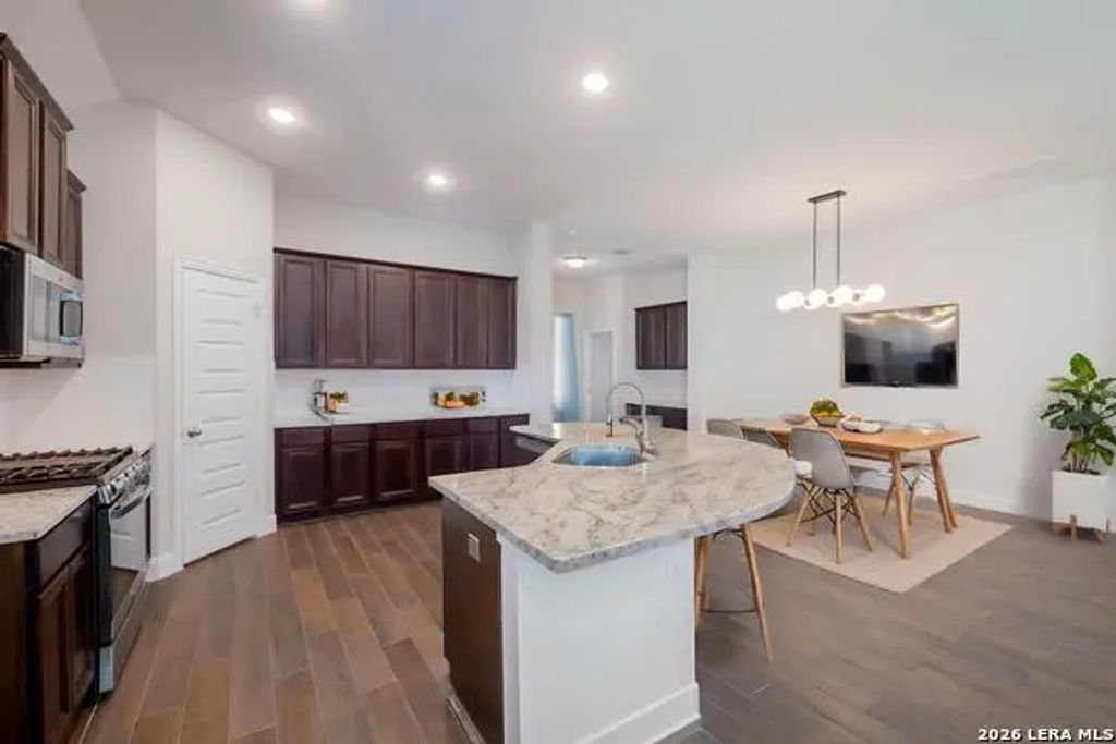 3935 Brazos Bnd, San Antonio