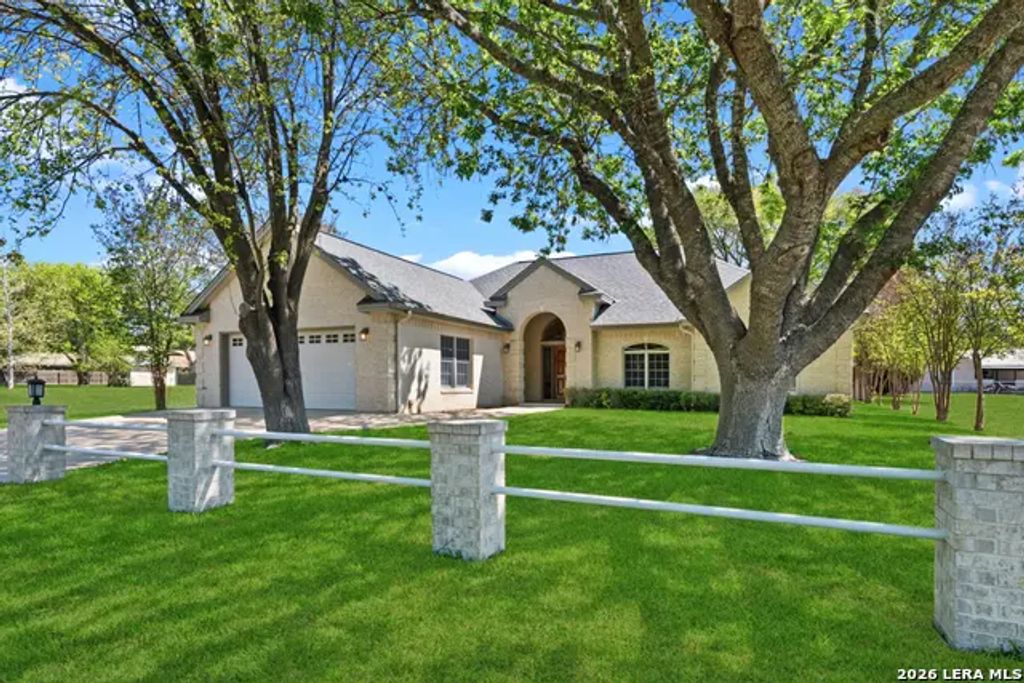2592 Edgegrove, Canyon Lake