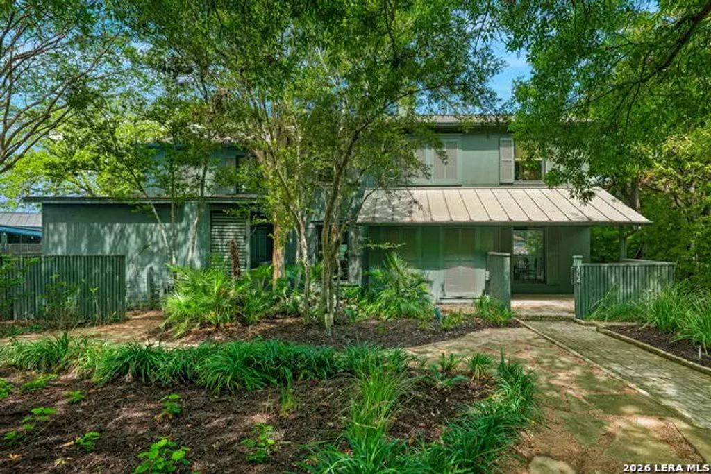 404 Sheraton, Terrell Hills