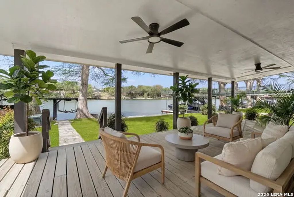 1309 E Zipp, New Braunfels
