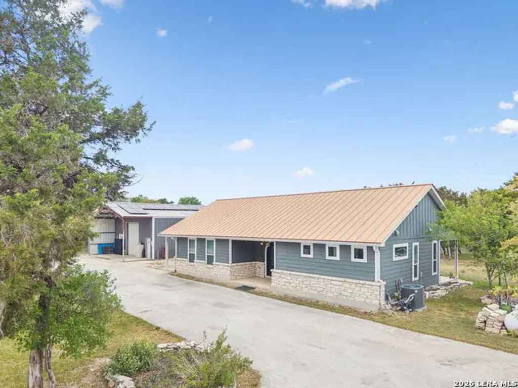 1315 Happy Hollow, New Braunfels