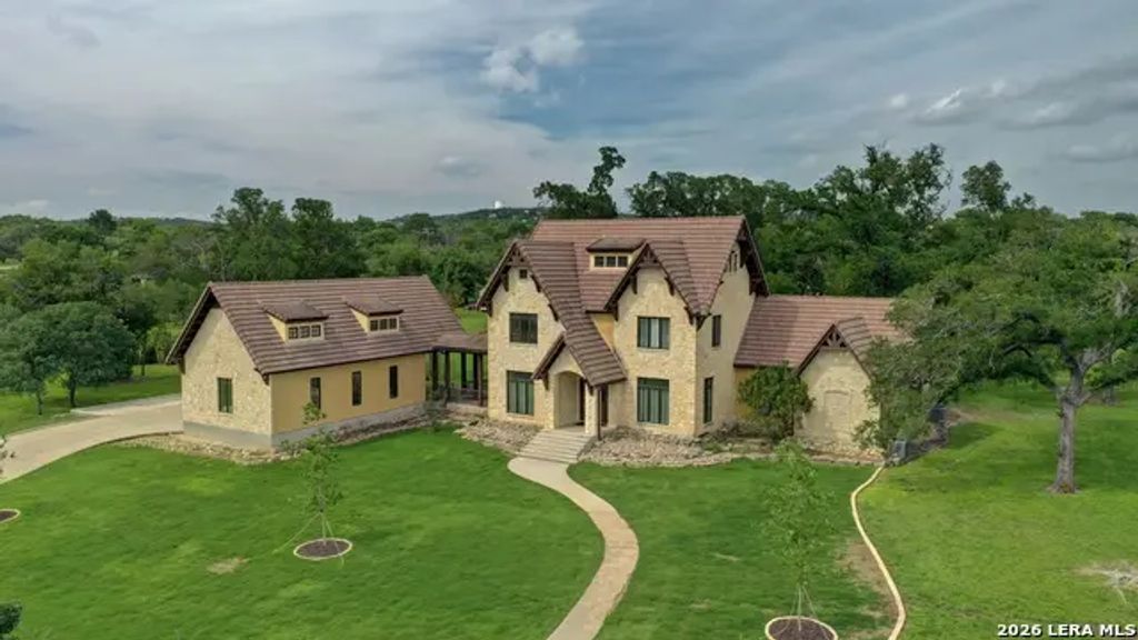 1104-b Lois St, Kerrville