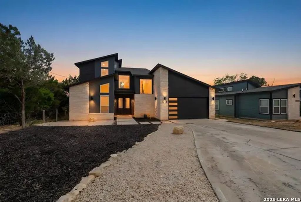 1318 Mountain Top Loop, Canyon Lake