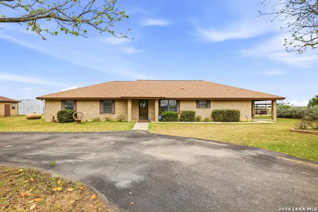 13915 Dusty Fields, Schertz