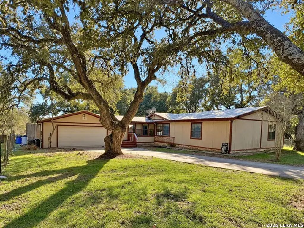 8790 Whartons Dock, Bandera