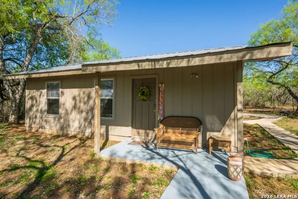 1048 County Road 640, Hondo
