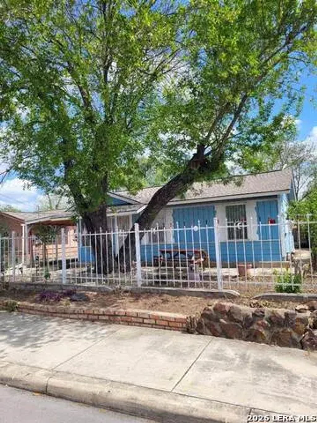 326 S San Joaquin Ave, San Antonio