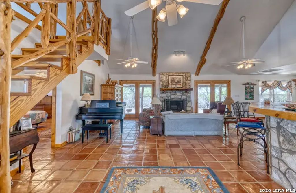 2292 County Road 400, Uvalde