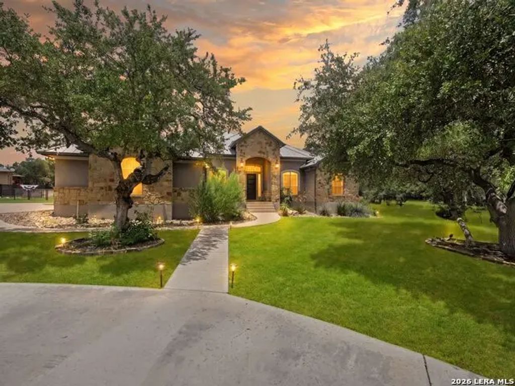 654 Copper Trace, New Braunfels