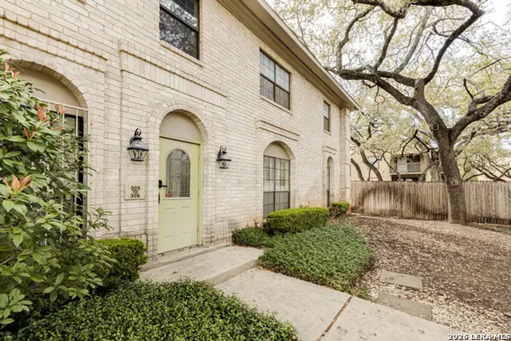 8415 Fredericksburg 307, San Antonio
