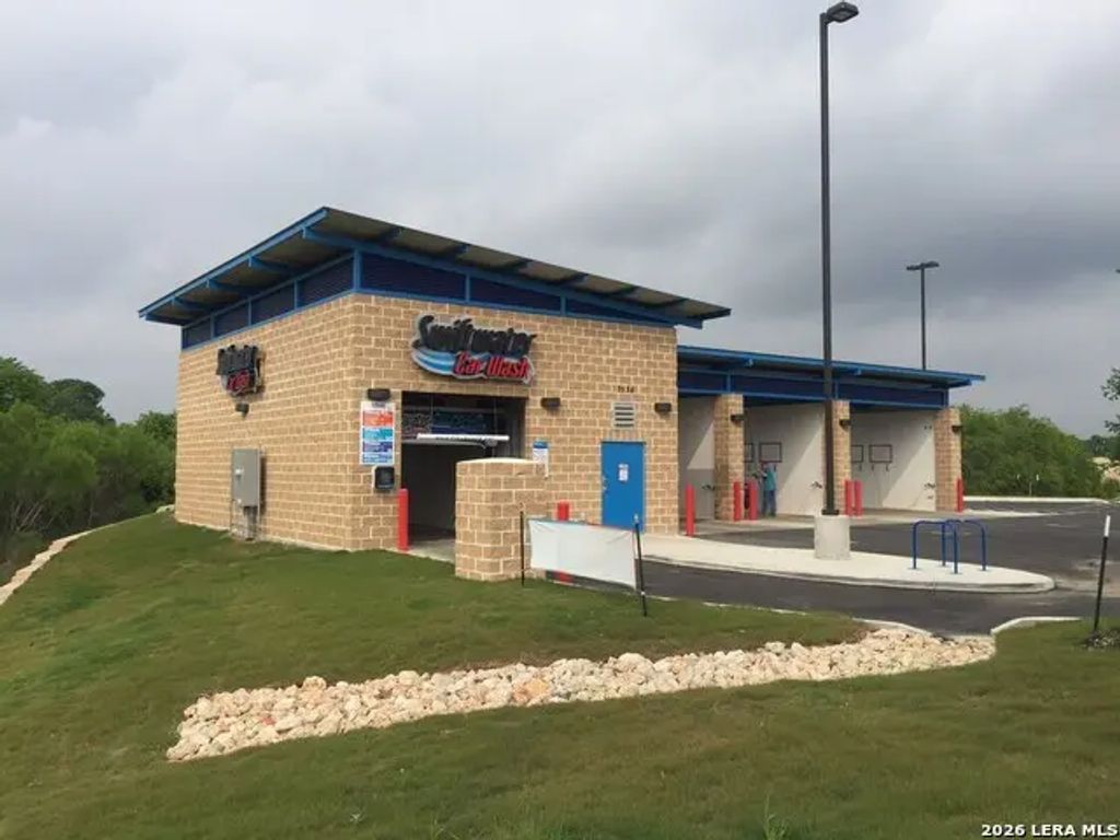 7535 Bandera Rd, San Antonio