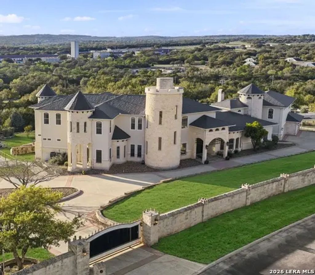 6762 Manor Hl, San Antonio