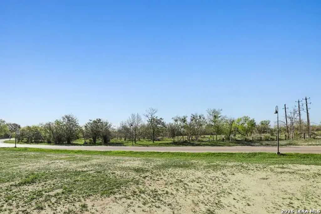 2332 E Chavaneaux, San Antonio