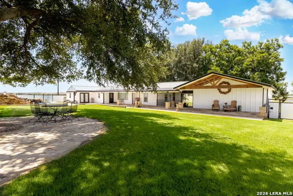 2431 Fm 467, Seguin