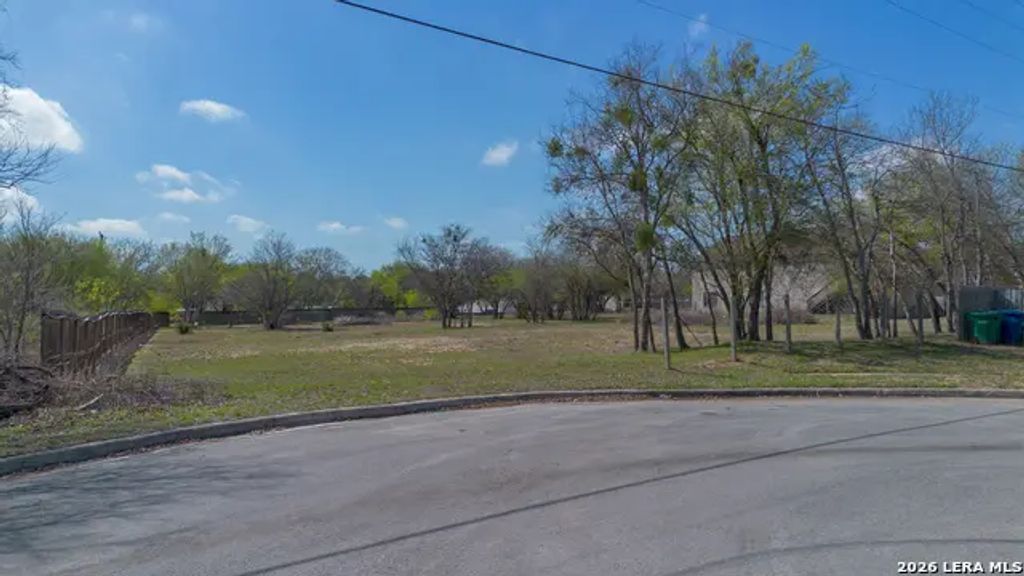 7402 Pipers Run, San Antonio