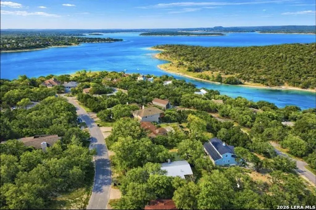 520 Lake Forest, Canyon Lake