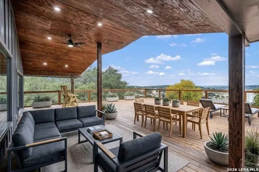 519 Glenn Dr, Canyon Lake