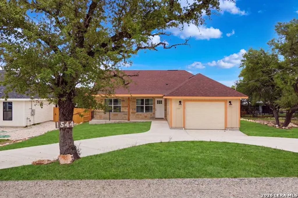 1544 Rimrock Cove, Spring Branch