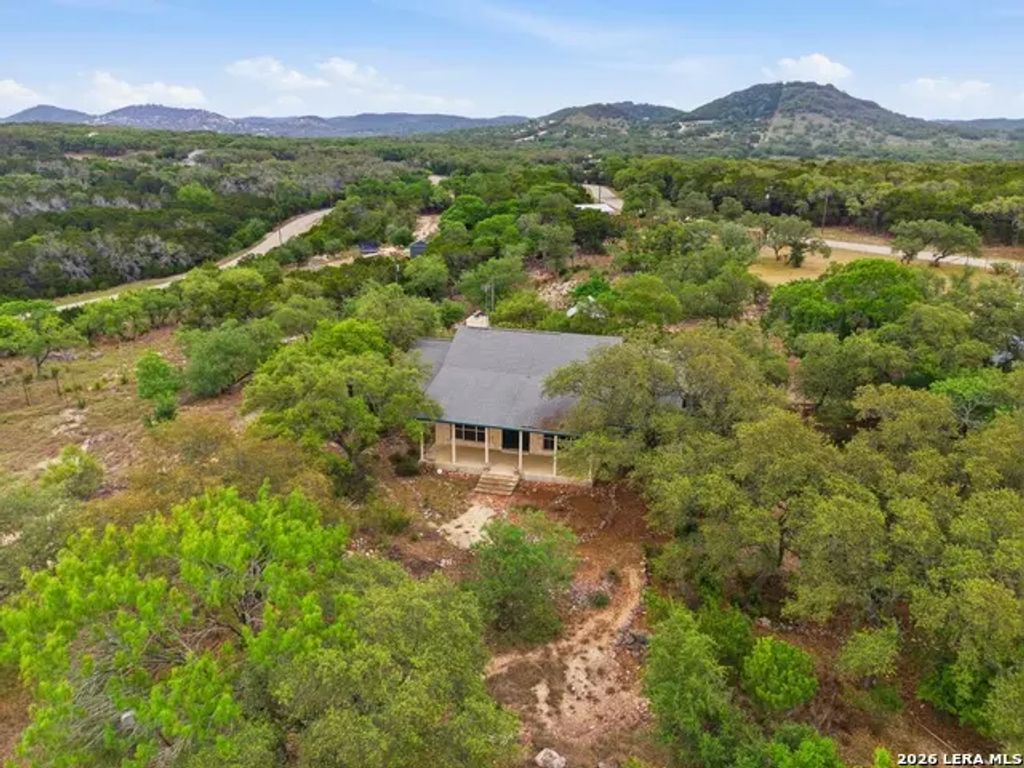 292 Phillip Dr, Pipe Creek