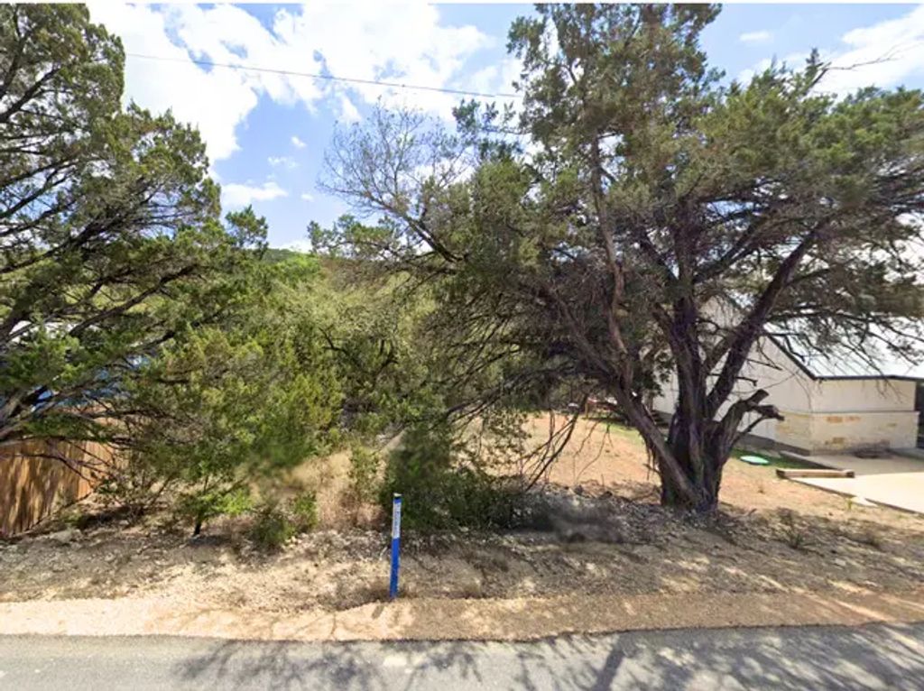 650 Rockwood Dr, Canyon Lake