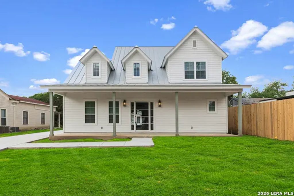 158 S Academy Ave, New Braunfels