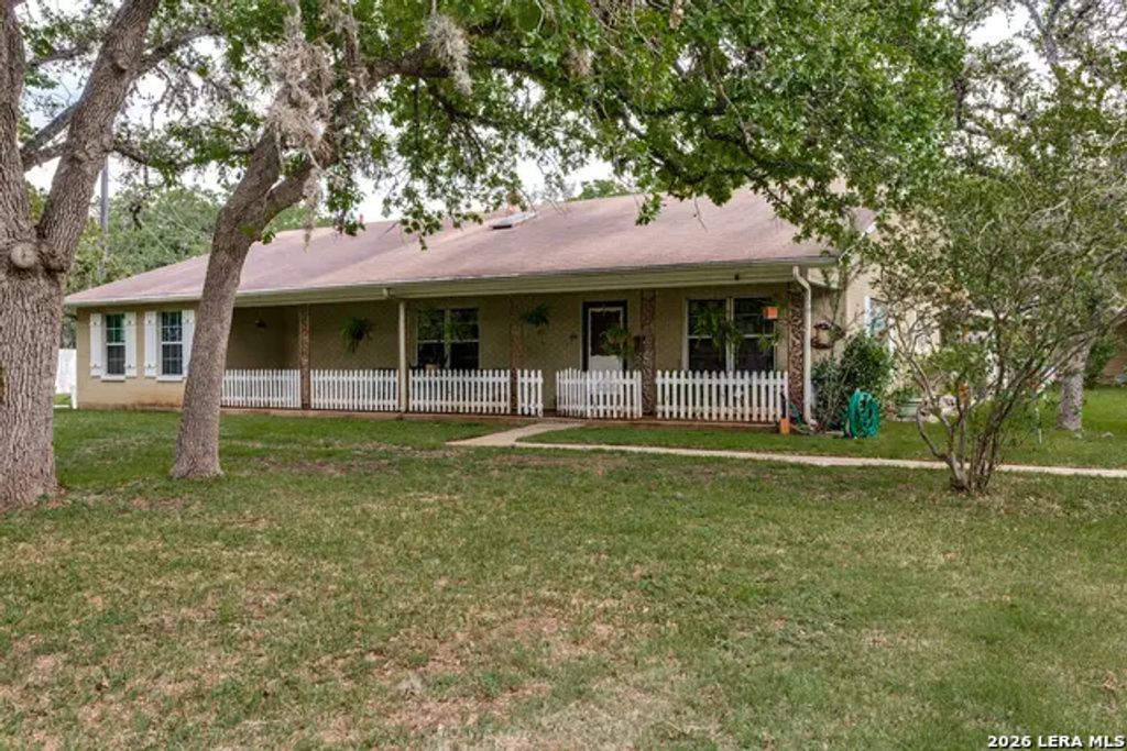8910 Forest Trl, San Antonio