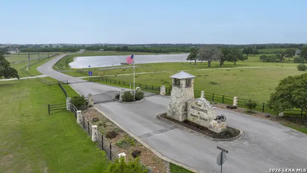 10 Patriot Circle, Luling