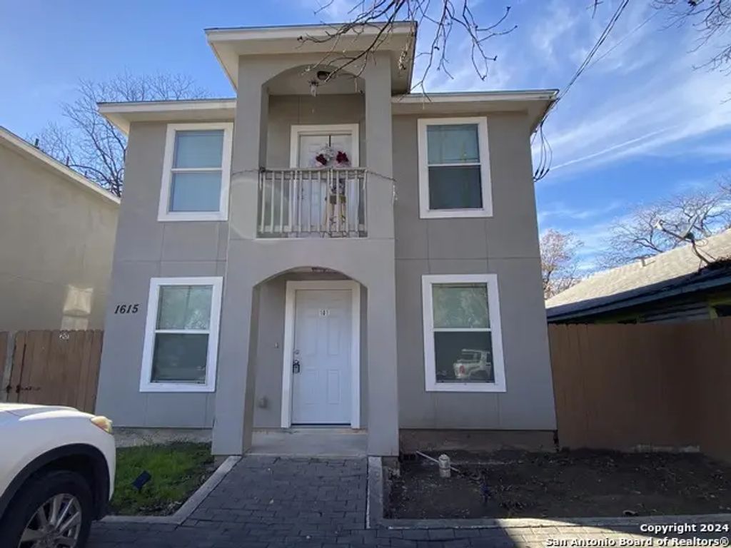 1627 N Navidad St, San Antonio