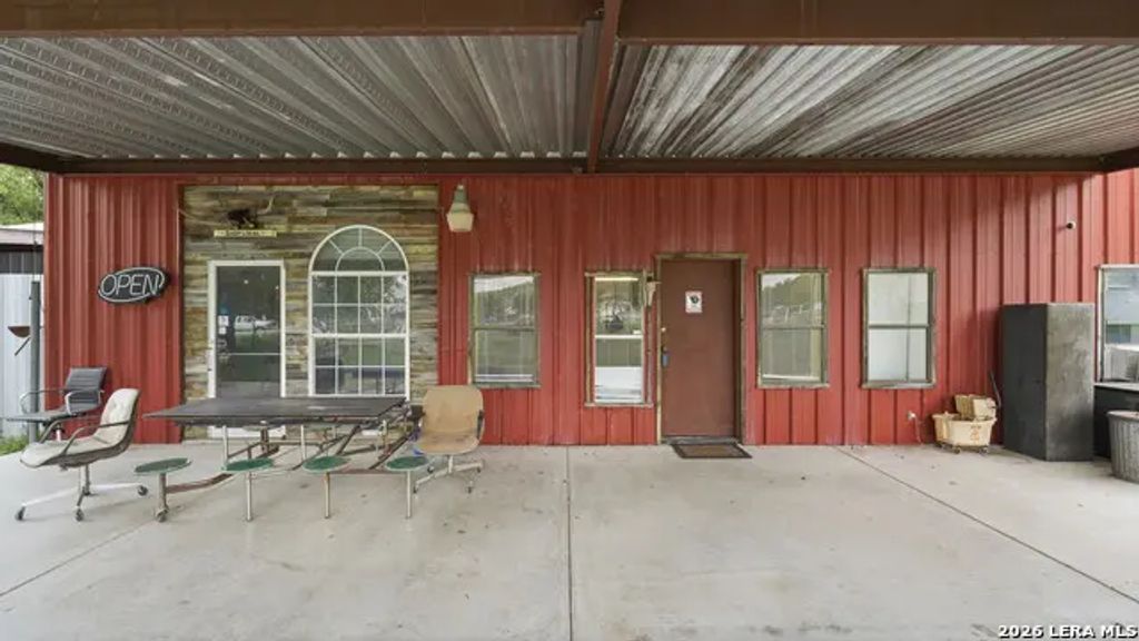 1056 Market, New Braunfels