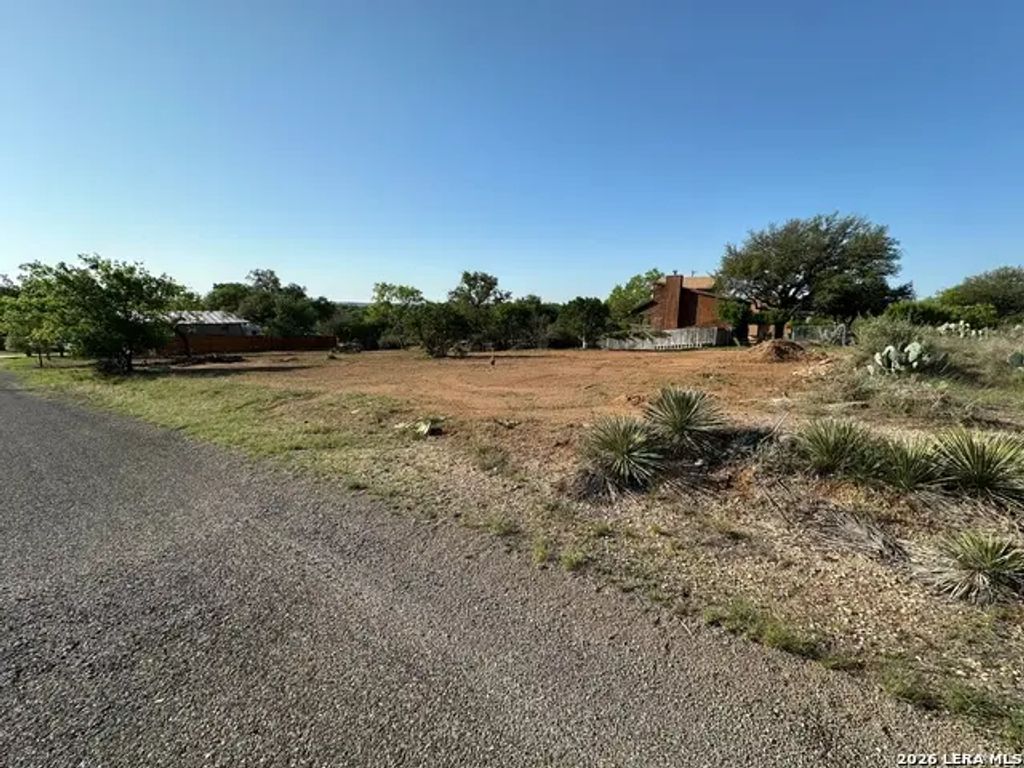 130 E Willow Dr, Granite Shoals