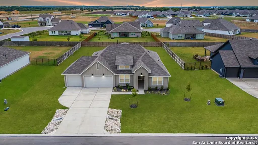 125 Nicks Cv, Lockhart