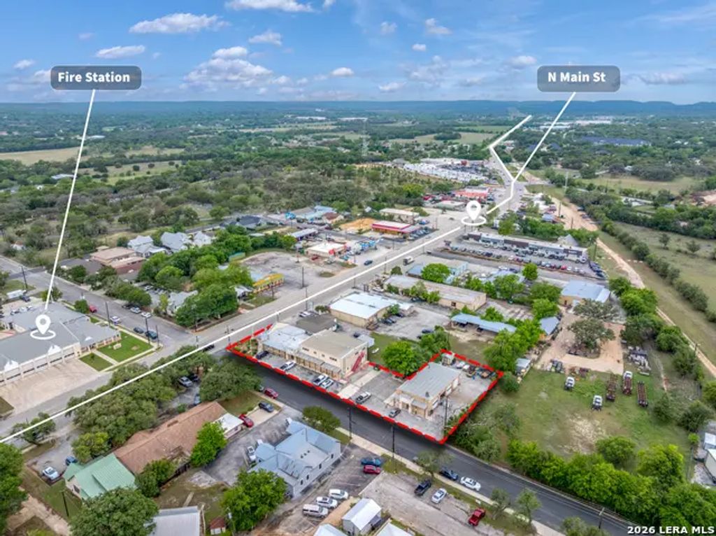 801 N Main, Boerne