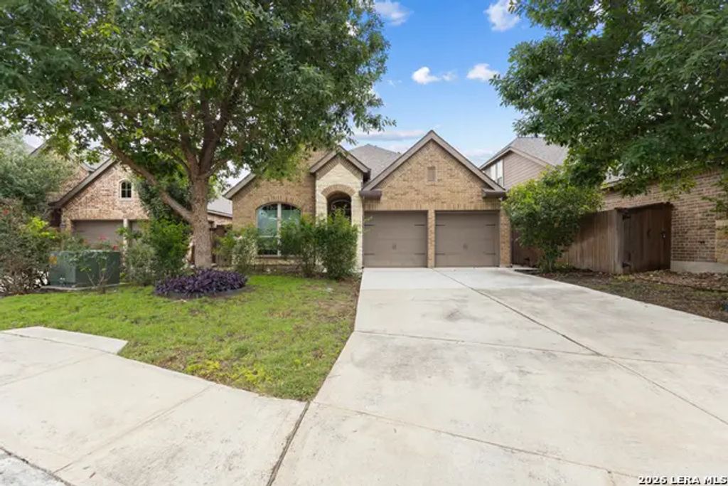 8710 White Crown, San Antonio