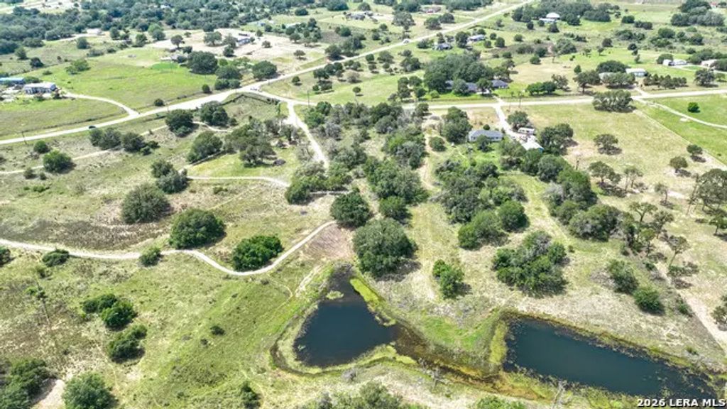 108 Misty Bend, Floresville