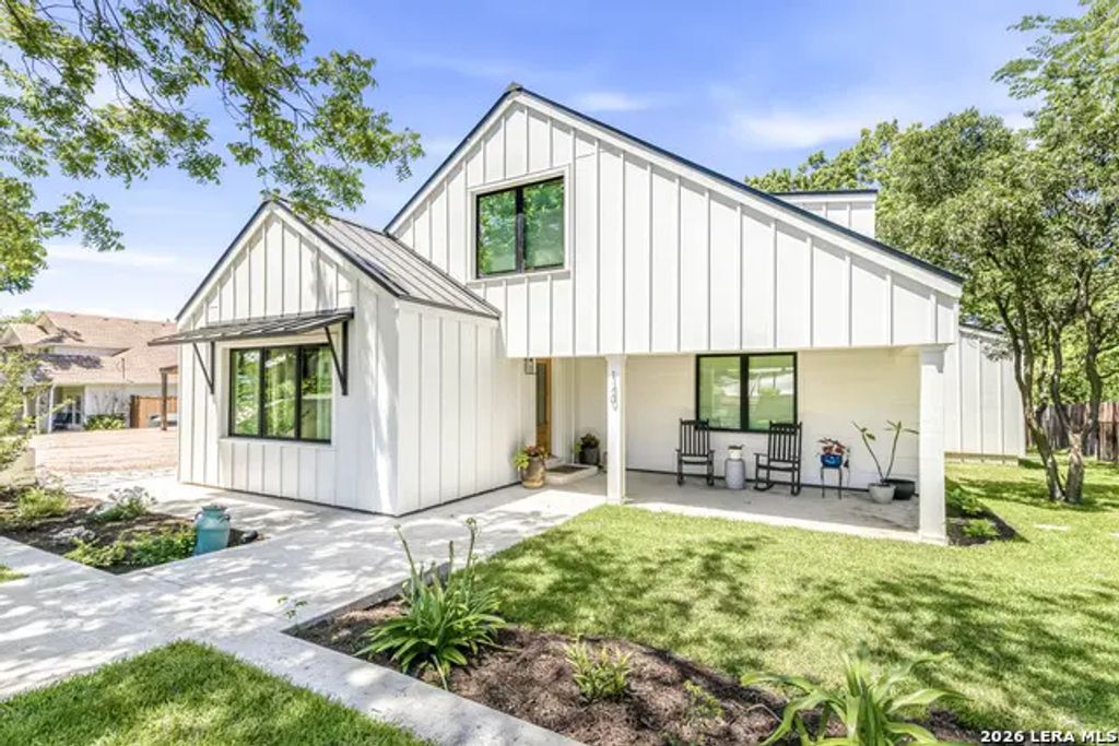120 W Hosack St, Boerne