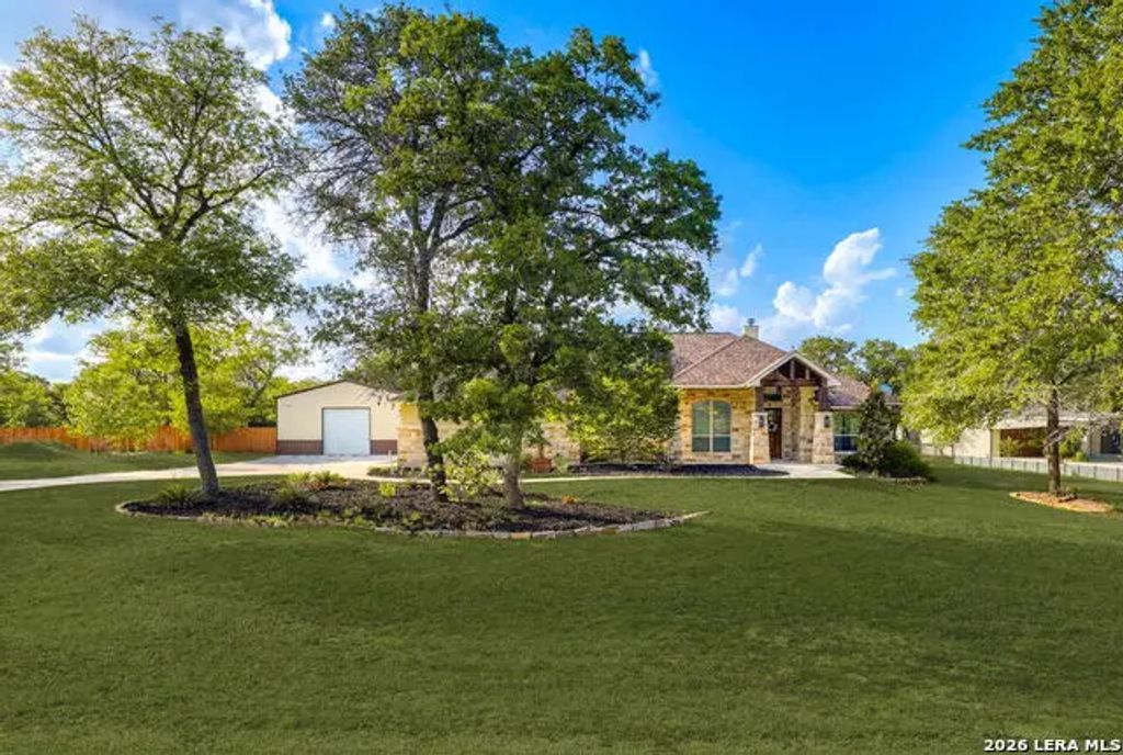 181 Champions Blvd, La Vernia