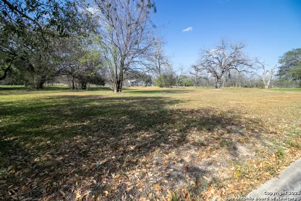 Lot 102 & 103 Hollamon Dr, Seguin