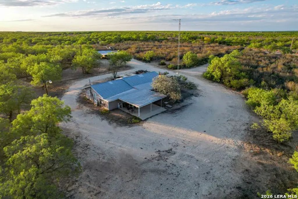 3472 Wilson Rd, Carrizo Springs