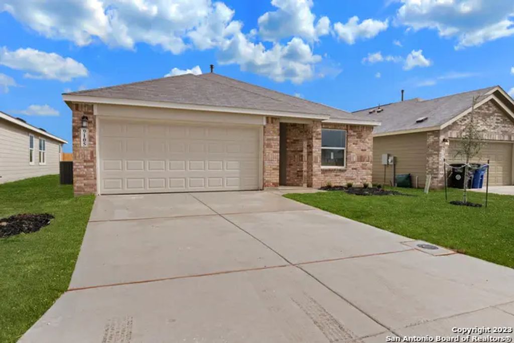 9105 Navarro Vista, Seguin
